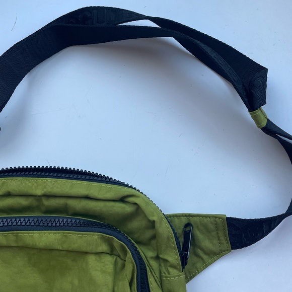 NWOT BAGGU Fanny Pack - Picture 8 of 10